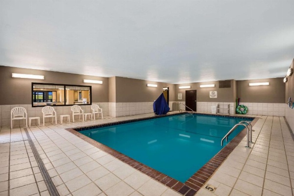 Quality Inn Des Moines image 22