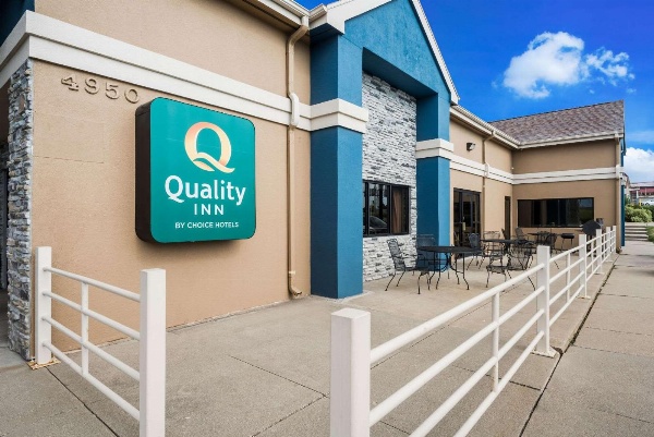 Quality Inn Des Moines image 3